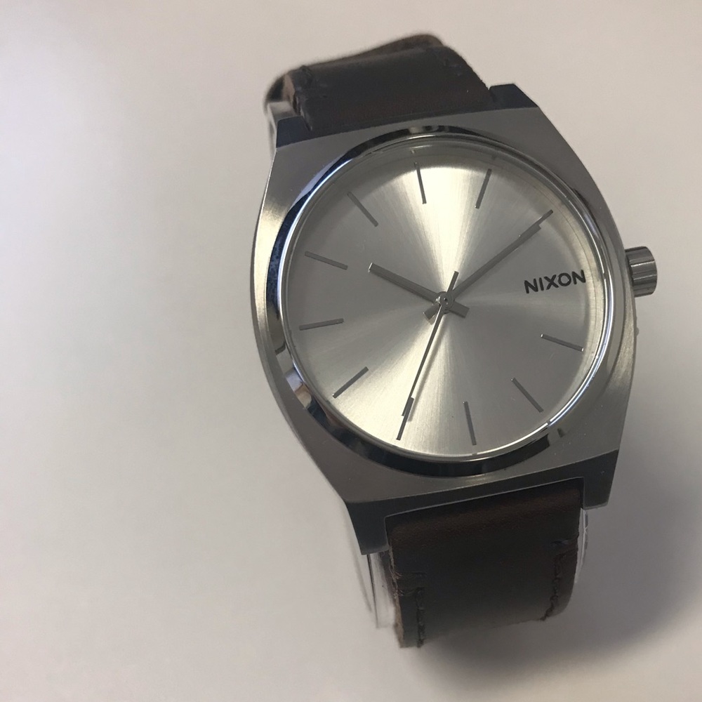 🕰NIXON Mens NEW watch (real leather band)